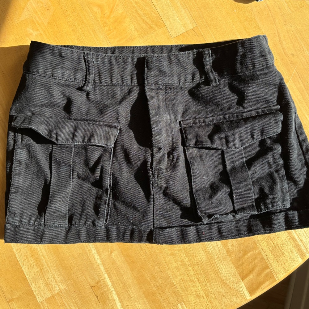 SHEIN Black Very Mini Cargo Skirt with Pockets Size Medium